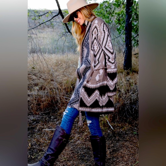 New Long Aztec Print Knit Cardigan Last One! - Picture 6 of 8
